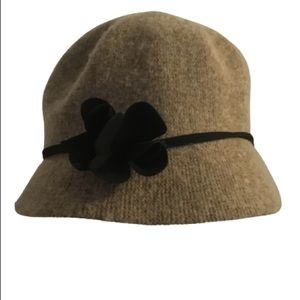 NWT tan hat with black stripe and flower